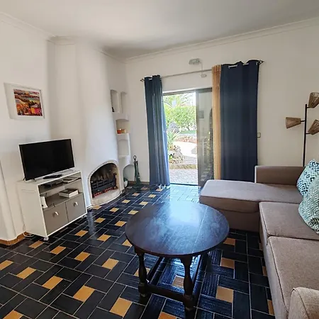 6 Mourisca - Casas & Papeis Apartamento *